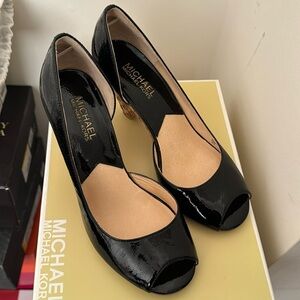 Michael Kors -Size 6.5 - Carina Open Toe Naplak